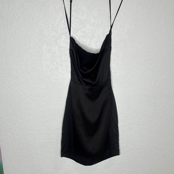 NWT superdown sienna strappy back mini dress Revolve Black Small - Picture 2 of 15
